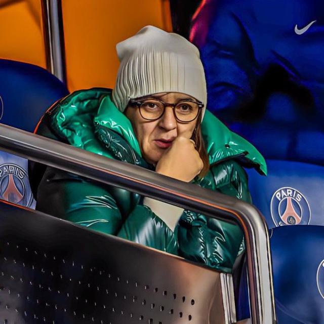 优直播APP-姆巴佩母亲：拿百亿年薪也应该，儿子收入30%都捐了